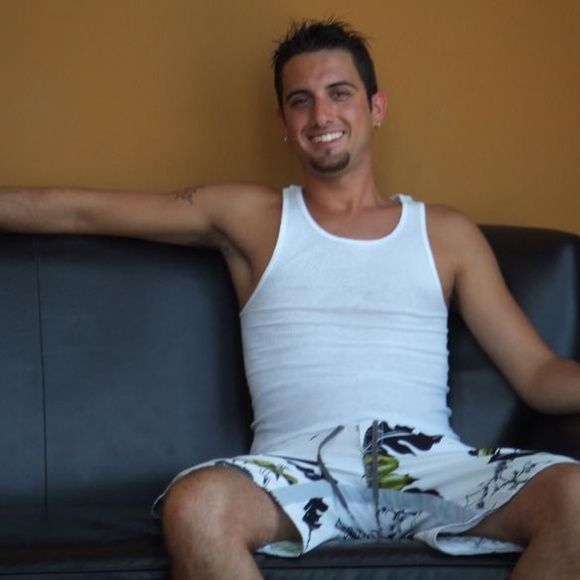 Meet your Posher, Justin - Picture 2 of 8